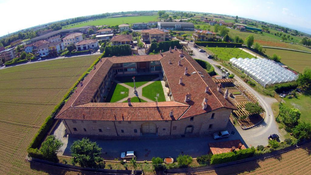 Corte Breda, Agriturismo Bed&Breakfast Chiari Bagian luar foto
