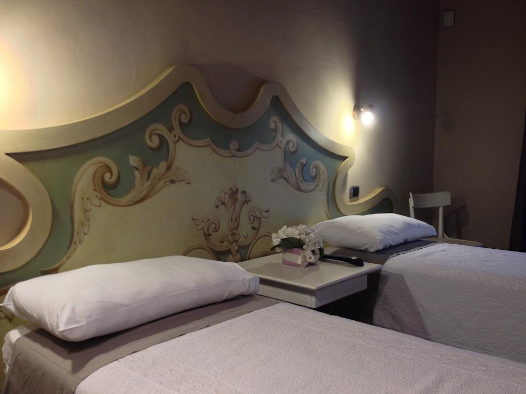 Corte Breda, Agriturismo Bed&Breakfast Chiari Ruang foto