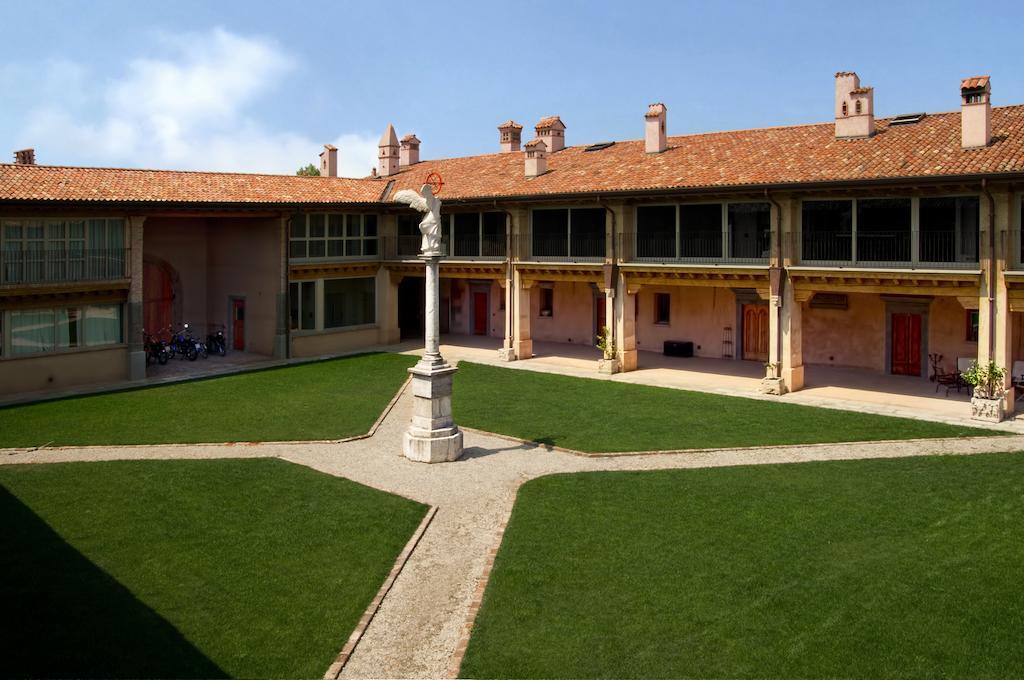 Corte Breda, Agriturismo Bed&Breakfast Chiari Bagian luar foto